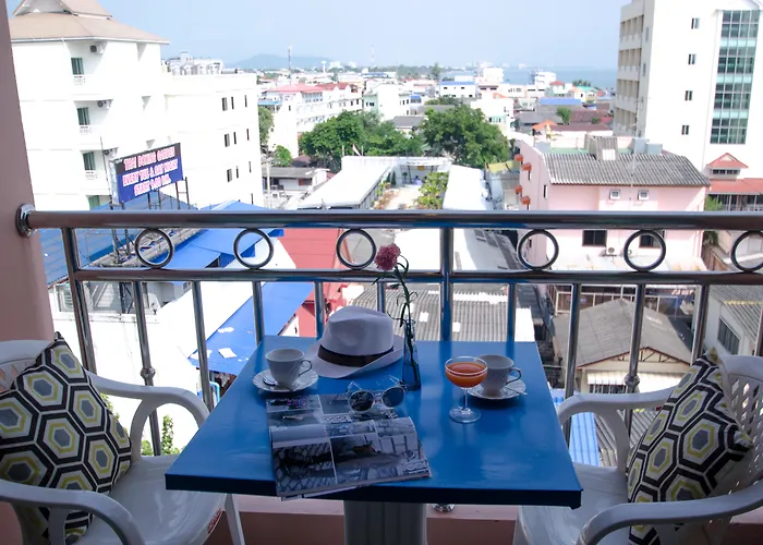 Thipurai City Hotel